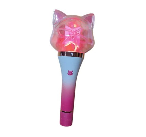アイドル NUNEW OFFICIAL LIGHT STICK - MODEL 02 NUNEW OFFICIAL LIGHTSTICK (MODEL 02) ✨[preorder until 30